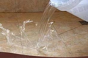 金秀漏水维修 免砸砖防水材料该如何施工